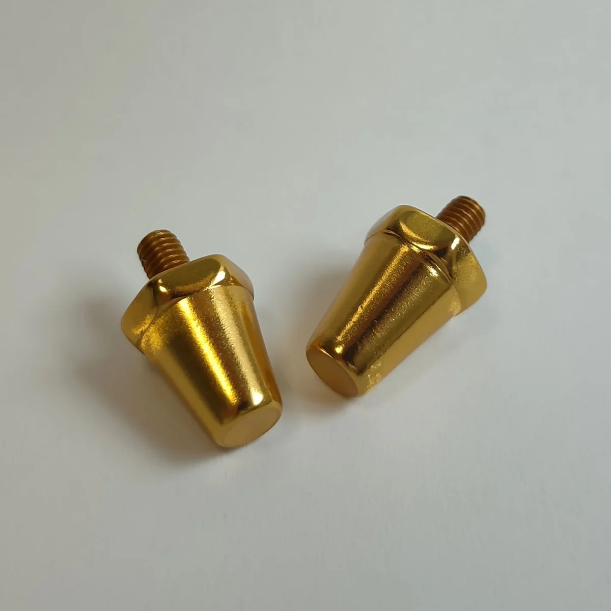 Blister de Crampons de remplacement UHLSport 17/19mm Or – Image 3