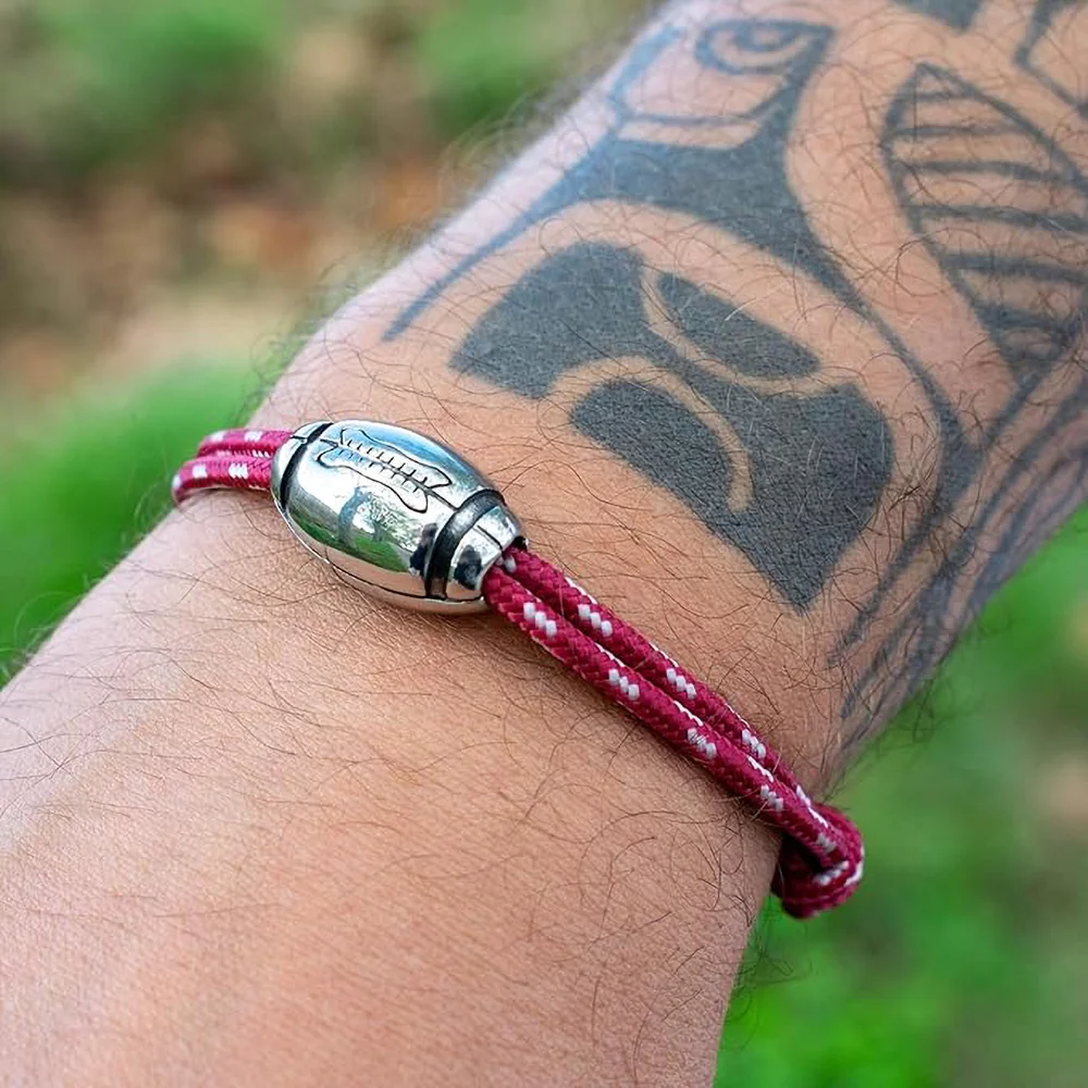Bracelet Ballon de rugby Bordeaux et blanc – taille ajustable – Ernestine et castagnou – Image 3